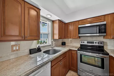 2708 NE 14th Street Causeway #2, Pompano Beach, FL 33062 - Photo 14