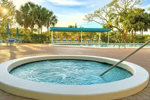 4001 Hillcrest Dr, Hollywood, FL 33021 - Photo 2