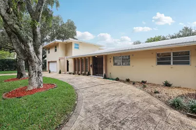 525 NE 58th Street, Miami, FL 33137 - Photo 2