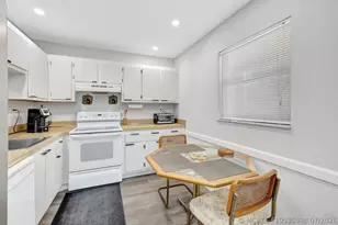 2800 Somerset Dr, Lauderdale Lakes, FL 33311 - Photo 12