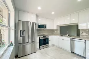 228 Lakeside Cir, Sunrise, FL 33326 - Photo 6