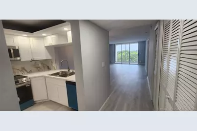 3503 Oaks Way #513, Pompano Beach, FL 33069 - Photo 2