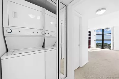 1000 Quayside Terrace #1606, Miami, FL 33138 - Photo 24