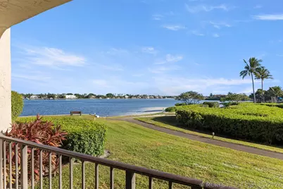 7020 Half Moon Circle #105, Hypoluxo, FL 33462 - Photo 2