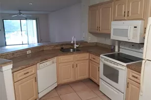 2112 S Cypress Bend Dr, Pompano Beach, FL 33069 - Photo 8