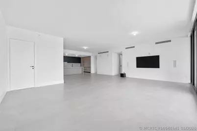 160 Isle Of Venice Drive #302, Fort Lauderdale, FL 33301 - Photo 8