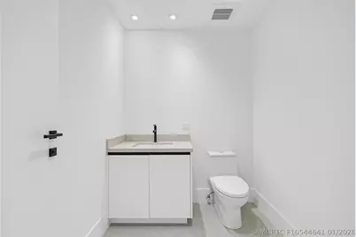 160 Isle Of Venice Drive #302, Fort Lauderdale, FL 33301 - Photo 24