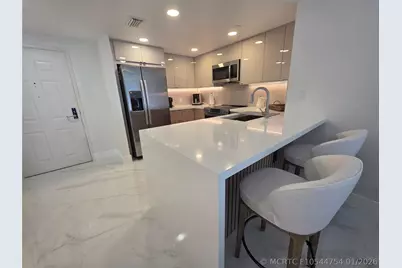 19501 W Country Club Drive #2306, Aventura, FL 33180 - Photo 4
