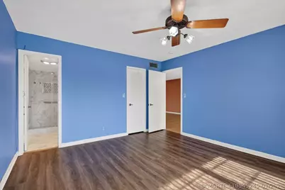 9410 N Hollybrook Lake Drive #303, Pembroke Pines, FL 33025 - Photo 6