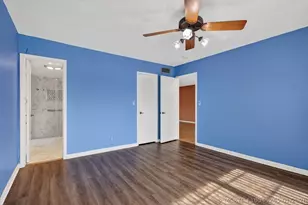 9410 N Hollybrook Lake Dr, Pembroke Pines, FL 33025 - Photo 6
