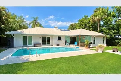 323 SW Ridge Lane, Stuart, FL 34994 - Photo 2