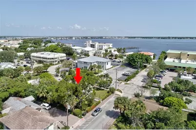 300 SE Detroit Avenue, Stuart, FL 34994 - Photo 2