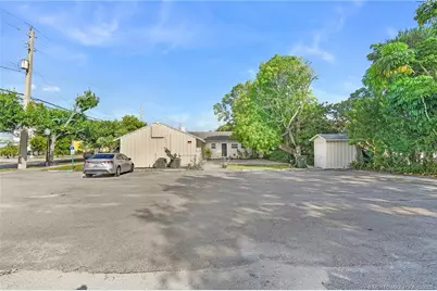 300 SE Detroit Avenue, Stuart, FL 34994 - Photo 52