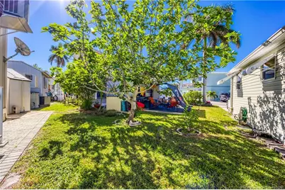 980 Nettles Boulevard, Jensen Beach, FL 34957 - Photo 14