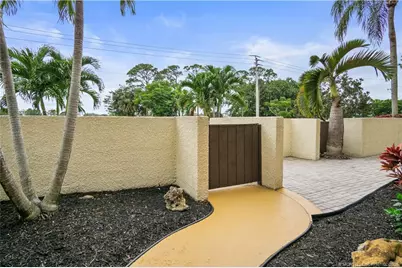 1800 SE Saint Lucie Boulevard #9-105, Stuart, FL 34996 - Photo 4