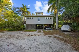 201 SW 6th St, Stuart, FL 34994 - Photo 1