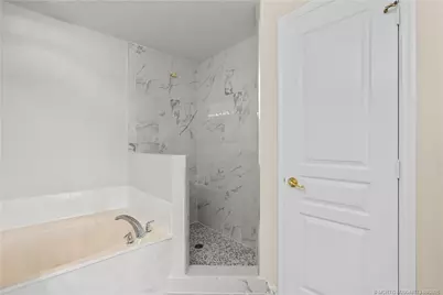 10472 SW Ashlyn Way, Port Saint Lucie, FL 34987 - Photo 16