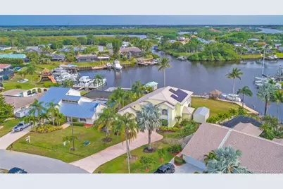710 SE Essex Drive, Port Saint Lucie, FL 34984 - Photo 34