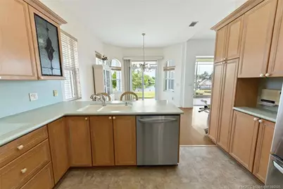 710 SE Essex Drive, Port Saint Lucie, FL 34984 - Photo 16