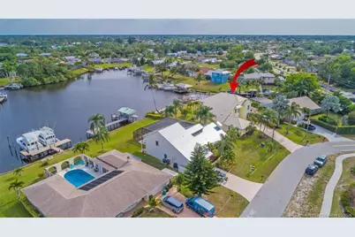 710 SE Essex Drive, Port Saint Lucie, FL 34984 - Photo 32