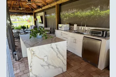 274 NW Hazard Way, Port Saint Lucie, FL 34986 - Photo 4