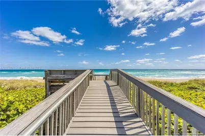 669 NE Plantation Road #201, Stuart, FL 34996 - Photo 4