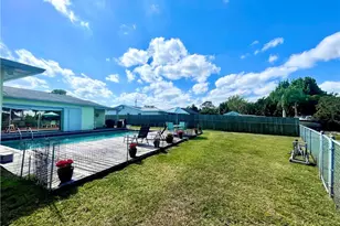 880 SE Degan Dr, Port Saint Lucie, FL 34983 - Photo 20