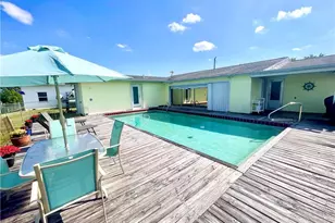 880 SE Degan Dr, Port Saint Lucie, FL 34983 - Photo 18