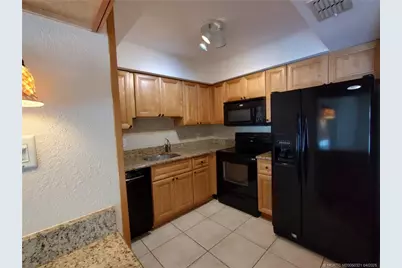 950 S Kanner Highway #D27, Stuart, FL 34994 - Photo 10