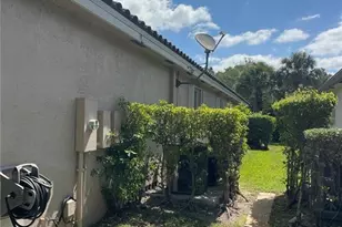 4513 SW 185th Ave, Miramar, FL 33029 - Photo 4