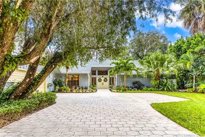 8 Kingston Court, Stuart, FL 34996 - Photo 2