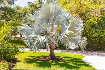 8 Kingston Court, Stuart, FL 34996 - Photo 4