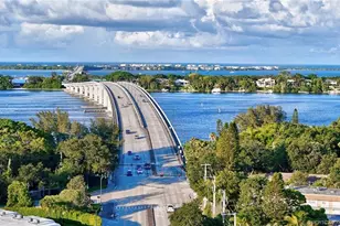 2950 SE Ocean Blvd, Stuart, FL 34996 - Photo 2