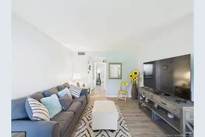 96 Spring Lake Drive #105, Vero Beach, FL 32962 - Photo 10