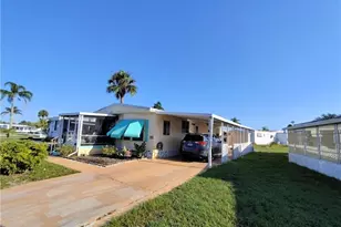 195 SE Trafalgar Terrace, Stuart, FL 34994 - Photo 2