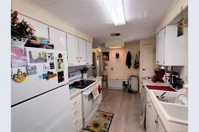 195 SE Trafalgar Terrace, Stuart, FL 34994 - Photo 12