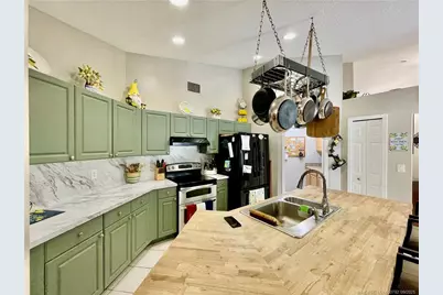 707 SE Pin Oak Terrace, Stuart, FL 34997 - Photo 12