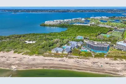 245 NE Macarthur Boulevard #11, Stuart, FL 34996 - Photo 2