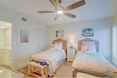 245 NE Macarthur Boulevard #11, Stuart, FL 34996 - Photo 8