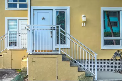 245 NE Macarthur Boulevard #11, Stuart, FL 34996 - Photo 4