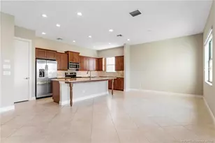 569 SE Fascino Cir, Port Saint Lucie, FL 34984 - Photo 10