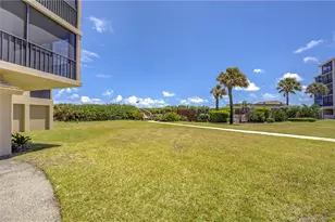 2571 NE Ocean Blvd, Stuart, FL 34996 - Photo 20