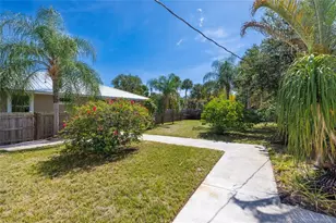 1073 NE Orange Ave, Jensen Beach, FL 34957 - Photo 18