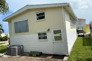 918 Nettles Blvd, Jensen Beach, FL 34957 - Photo 6