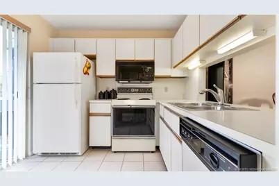 1481 NE 14th Court #U3, Jensen Beach, FL 34957 - Photo 4