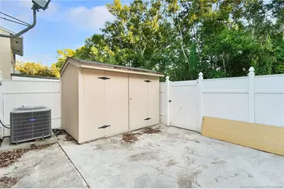 50 SW Blackburn Terrace #8, Stuart, FL 34997 - Photo 32