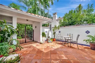 221 SE Coconut Ave, Stuart, FL 34996 - Photo 1