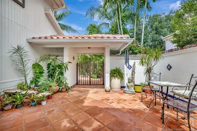 221 SE Coconut Avenue, Stuart, FL 34996 - Photo 4