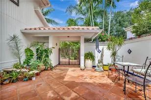 221 SE Coconut Ave, Stuart, FL 34996 - Photo 4