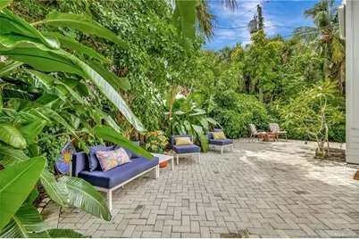 221 SE Coconut Avenue, Stuart, FL 34996 - Photo 14